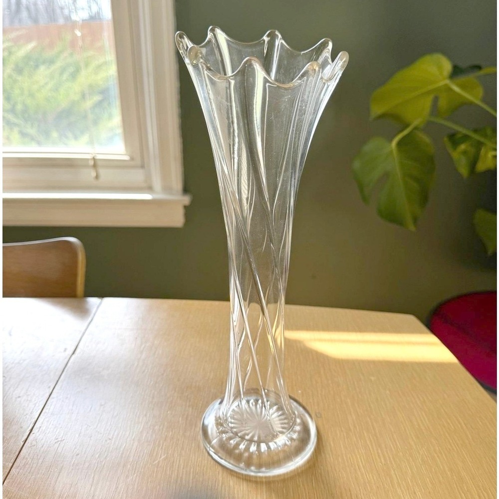 1900s VTG Dugan Swung Vase Glass Clear 8 Twisted Ribs Spiralex Elegant